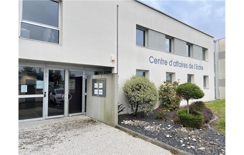 Bureau en vente de 899 m² à La-Chapelle-sur-Erdre - 44240 photo - 1