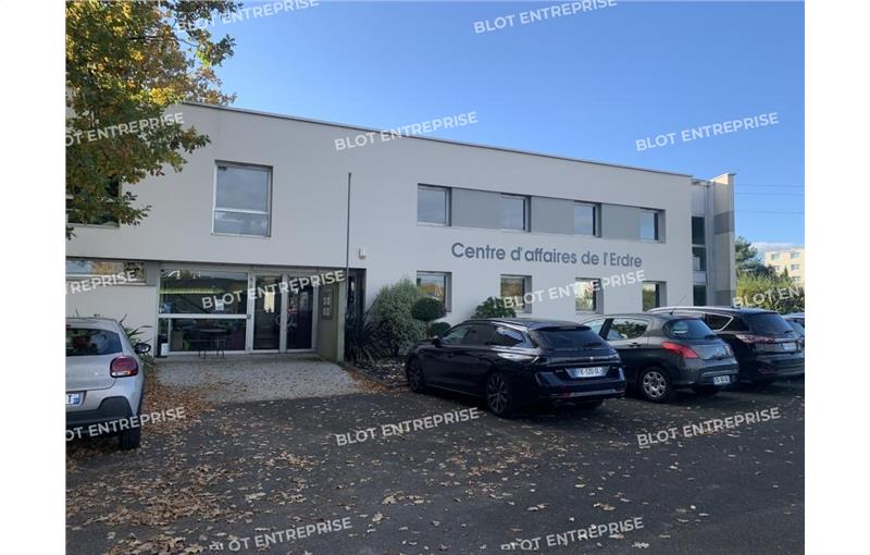 Bureau en vente de 899 m² à La-Chapelle-sur-Erdre - 44240 photo - 1