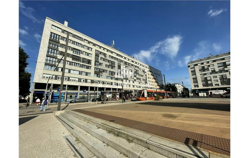 Vente de bureau de 297 m² à Le Mans - 72000 photo - 1