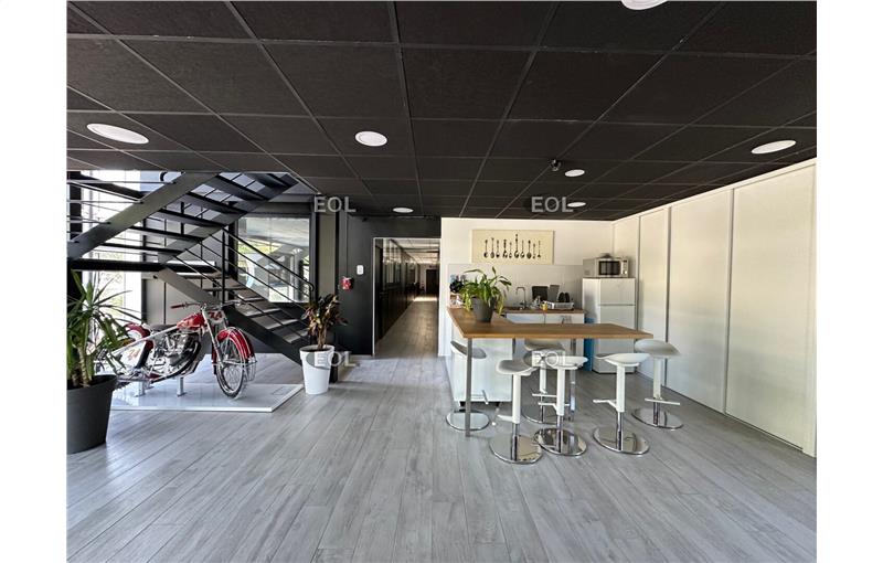 Vente de bureau de 426 m² à Les Pennes-Mirabeau - 13170 photo - 1