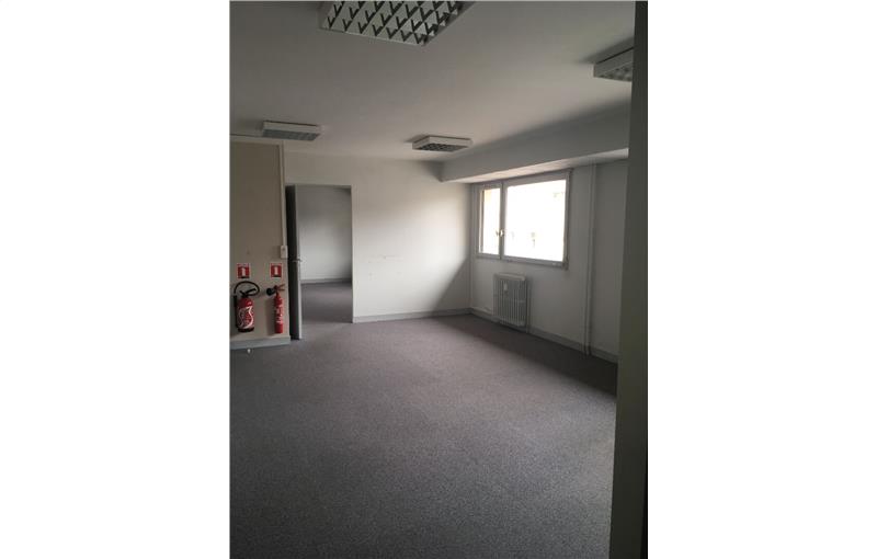 Vente de bureau de 201 m² à Limoges - 87000 photo - 1