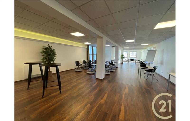 Bureau en vente de 106 m² à Lons-le-Saunier - 39000 photo - 1