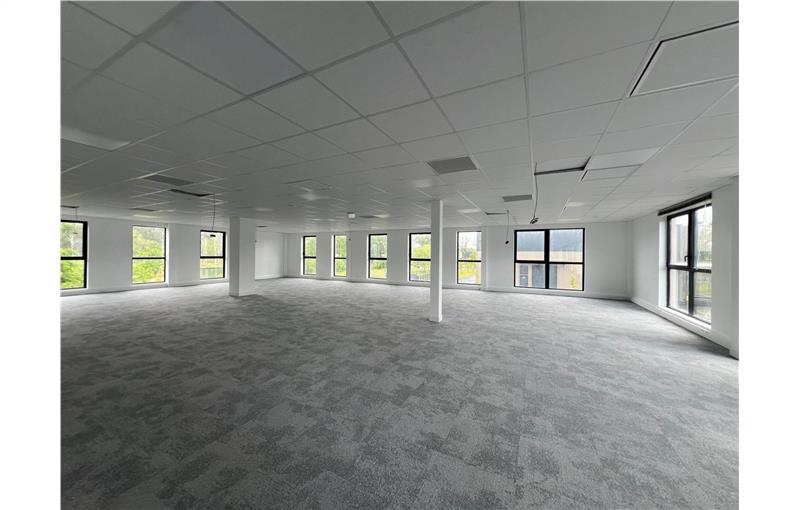 Achat de bureau de 463 m² à Mérignac - 33700 photo - 1