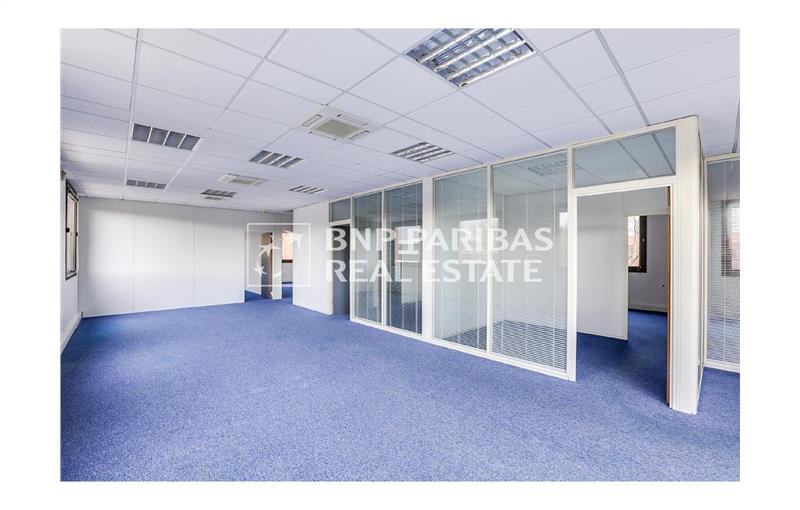 Vente de bureau de 1 447 m² à Montigny-le-Bretonneux - 78180 photo - 1