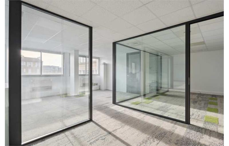 Vente de bureau de 195 m² à Nanterre - 92000 photo - 1