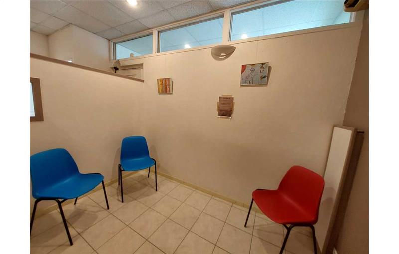 Achat de bureau de 52 m² à Nîmes - 30000 photo - 1