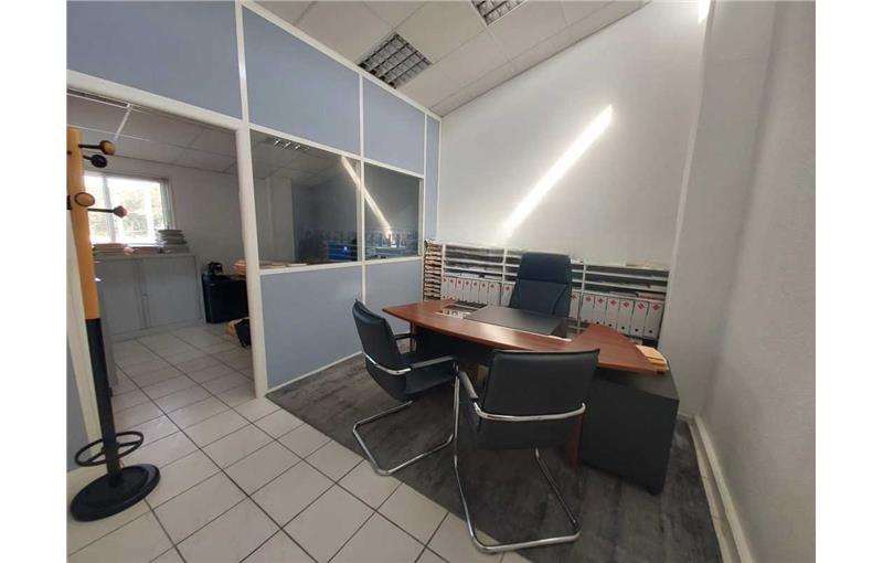 Achat de bureau de 71 m² à Nîmes - 30000 photo - 1