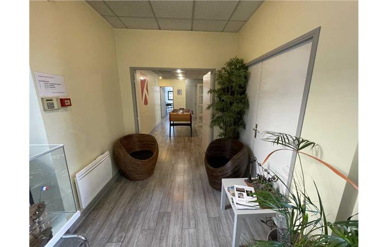 Bureau à vendre de 223 m² à Nogent-sur-Marne - 94130 photo - 1