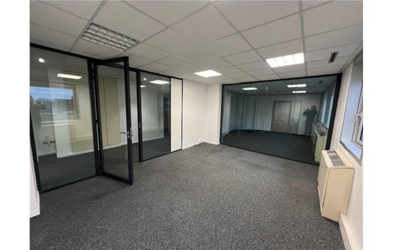 Vente de bureau de 289 m² à Noisy-le-Grand - 93160 photo - 1