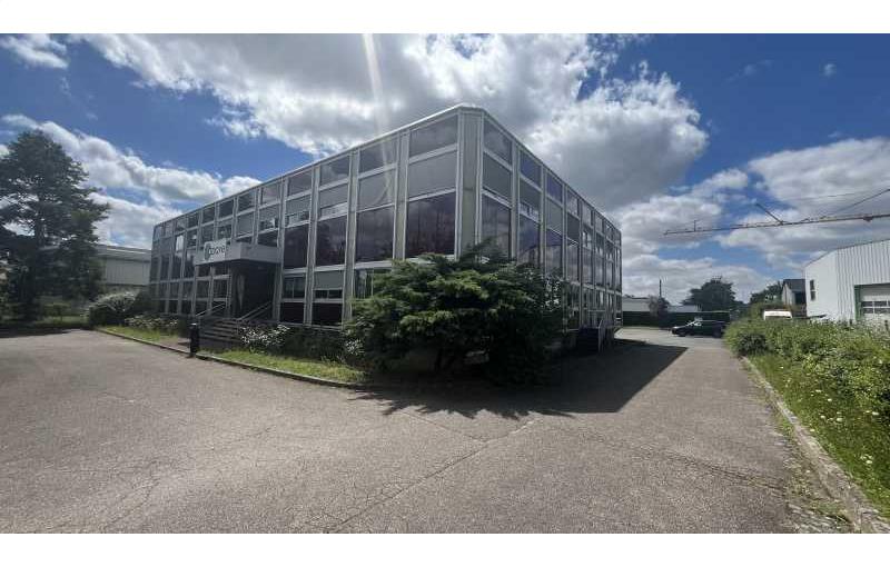 Vente de bureau de 1 200 m² à Orléans - 45000 photo - 1