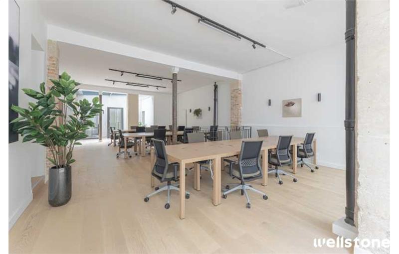 Vente de bureau de 194 m² à Paris 10 - 75010 photo - 1