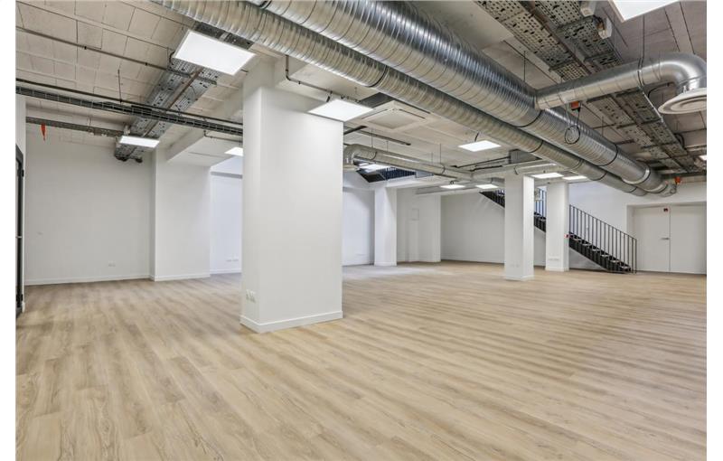 Vente de bureau de 765 m² à Paris 10 - 75010 photo - 1