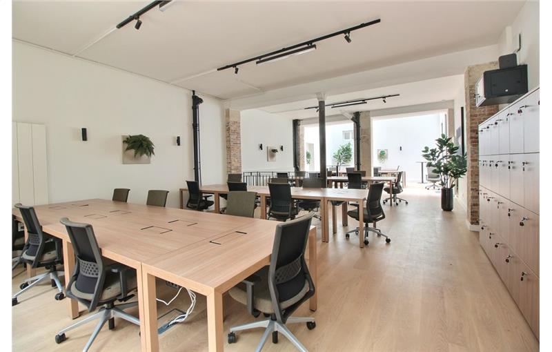 Vente de bureau de 194 m² à Paris 10 - 75010 photo - 1