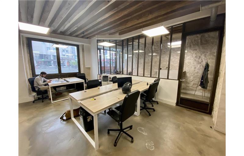 Vente de bureau de 224 m² à Paris 10 - 75010 photo - 1