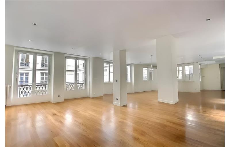 Vente de bureau de 151 m² à Paris 10 - 75010 photo - 1