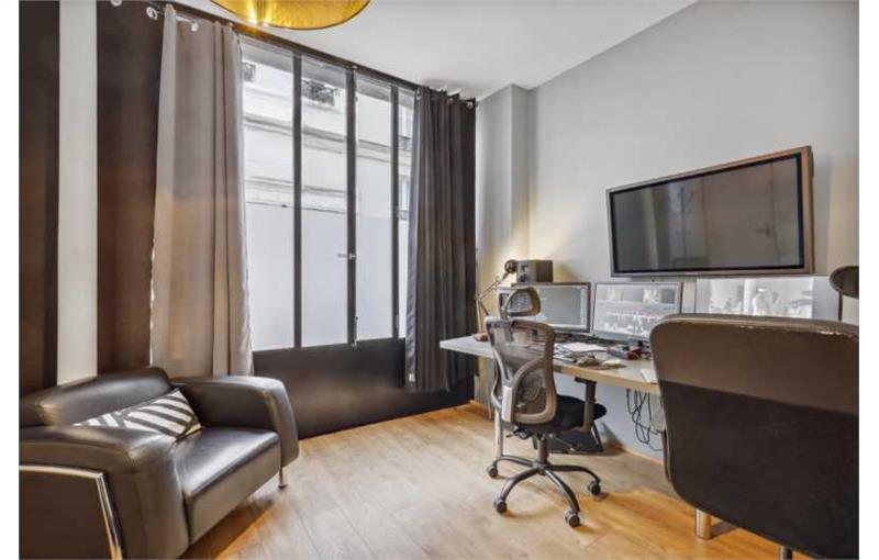 Vente de bureau de 75 m² à Paris 11 - 75011 photo - 1