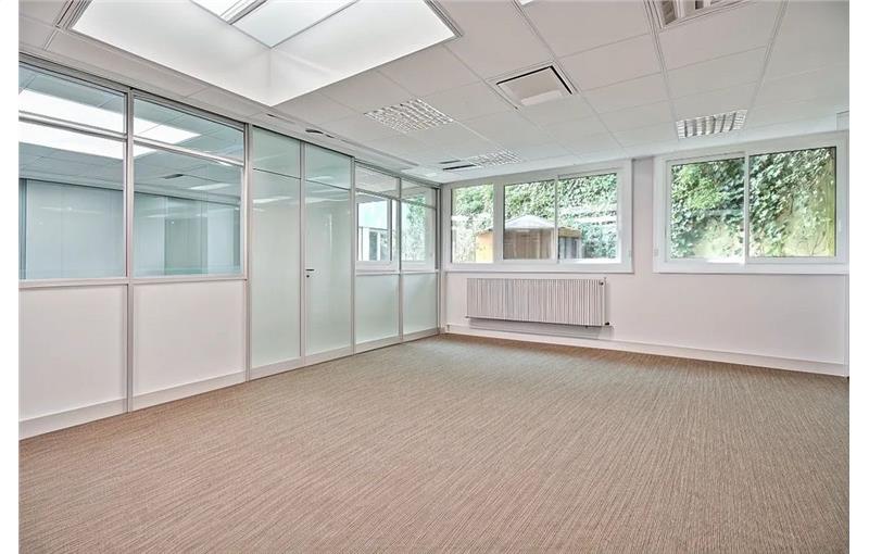 Vente de bureau de 471 m² à Paris 12 - 75012 photo - 1