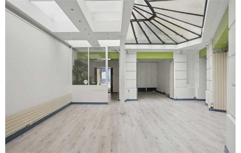 Vente de bureau de 138 m² à Paris 14 - 75014 photo - 1