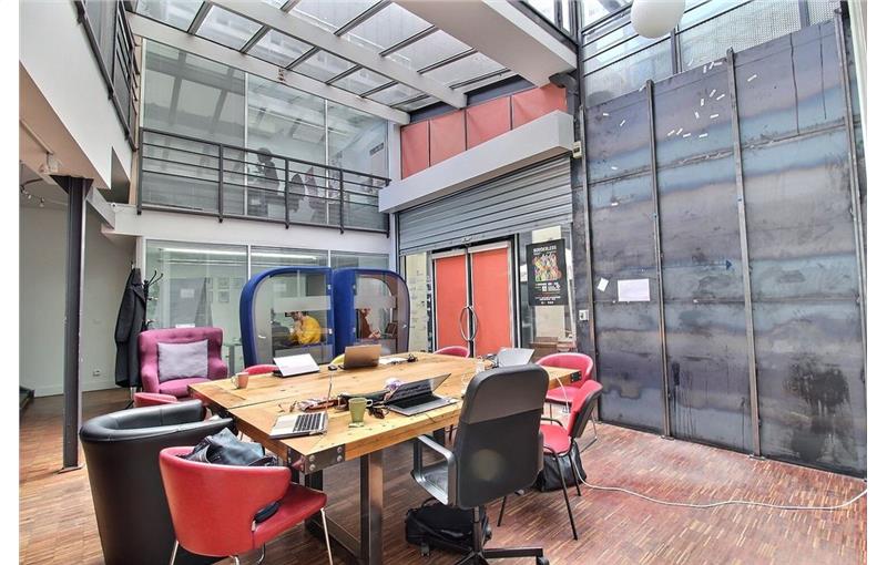 Vente de bureau de 230 m² à Paris 15 - 75015 photo - 1