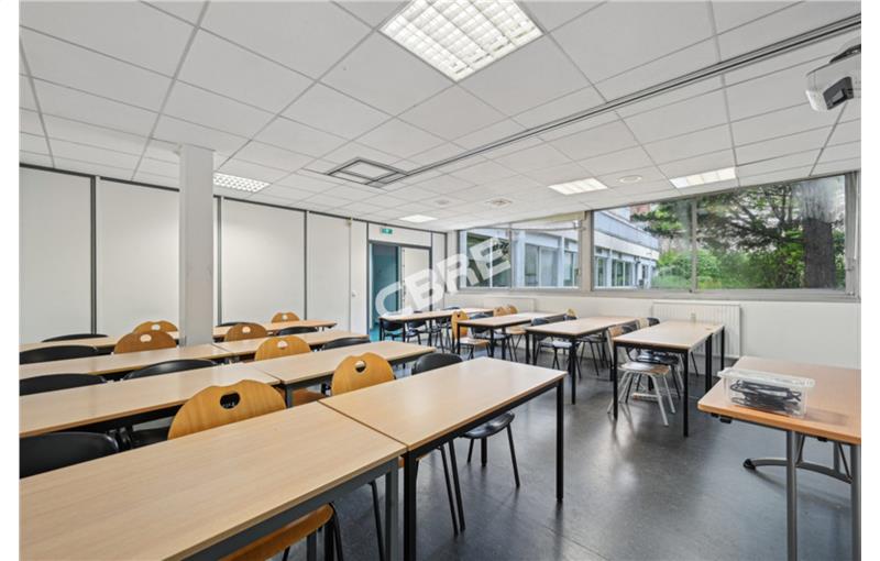 Vente de bureau de 585 m² à Paris 15 - 75015 photo - 1