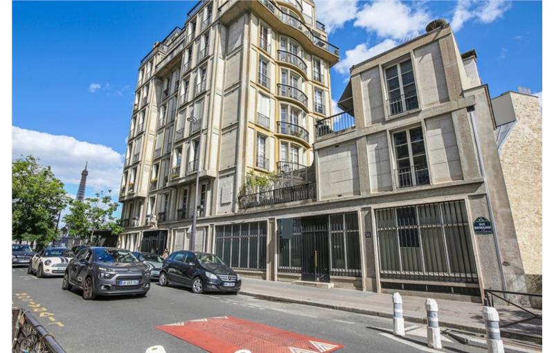 Vente de bureau de 327 m² à Paris 16 - 75016 photo - 1