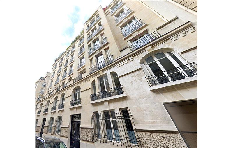 Vente de bureau de 324 m² à Paris 16 - 75016 photo - 1