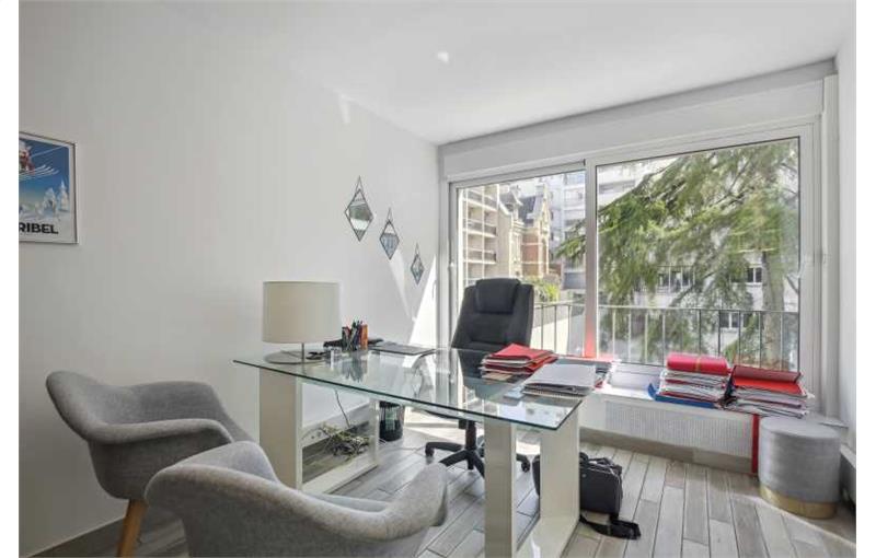 Vente de bureau de 142 m² à Paris 17 - 75017 photo - 1