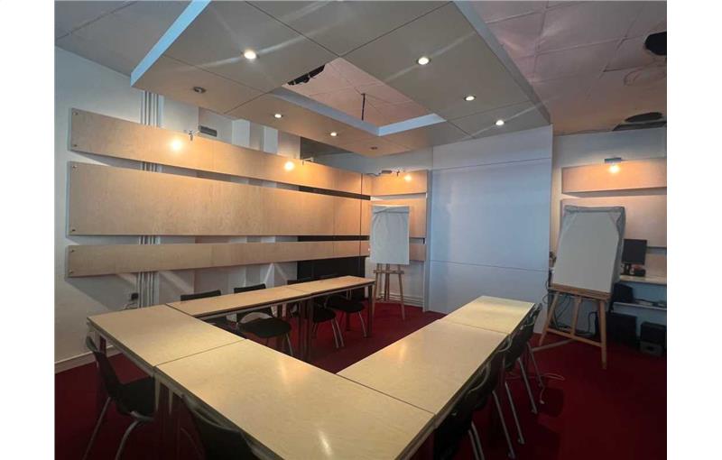 Vente de bureau de 162 m² à Paris 17 - 75017 photo - 1