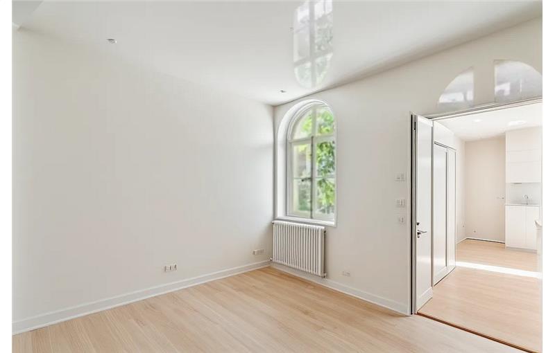 Vente de bureau de 74 m² à Paris 17 - 75017 photo - 1