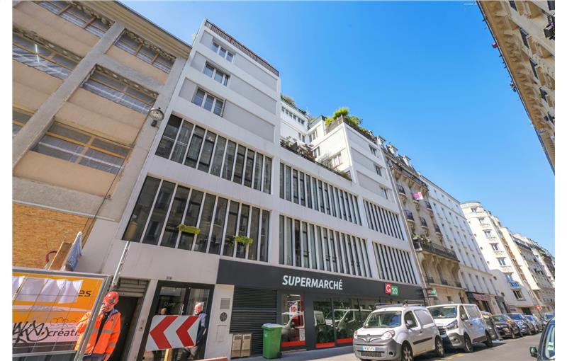 Vente de bureau de 154 m² à Paris 18 - 75018 photo - 1