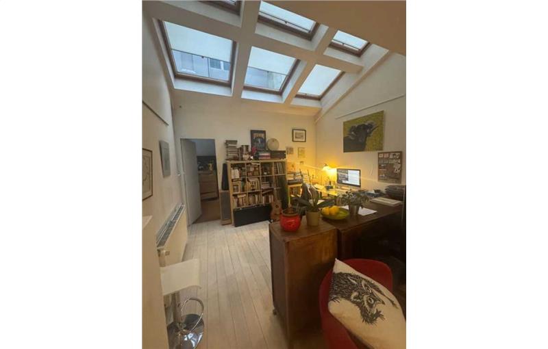 Vente de bureau de 97 m² à Paris 19 - 75019 photo - 1