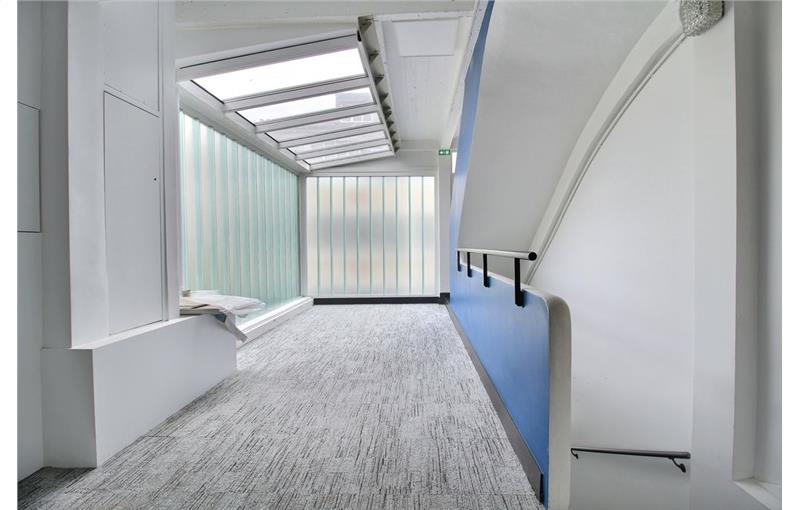 Vente de bureau de 295 m² à Paris 20 - 75020 photo - 1