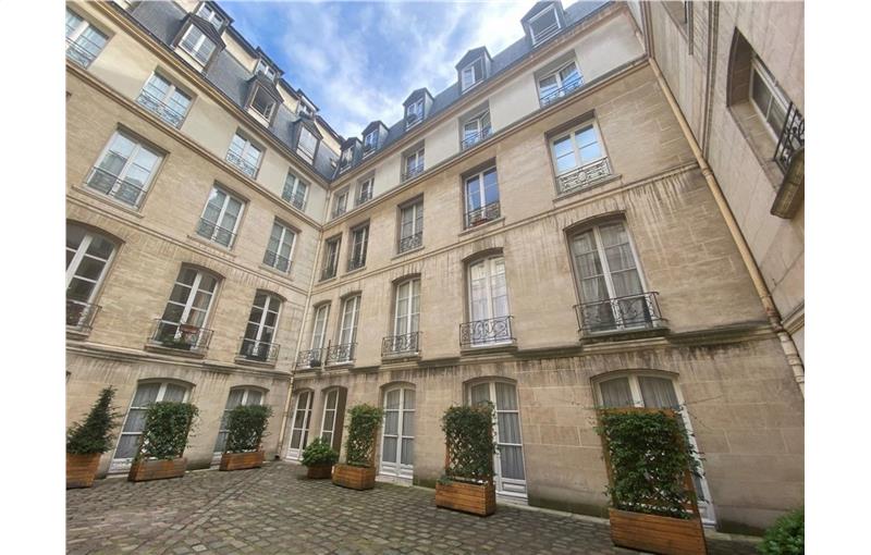 Vente de bureau de 299 m² à Paris 4 - 75004 photo - 1