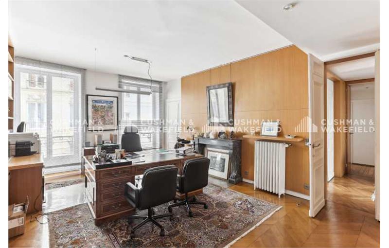 Vente de bureau de 132 m² à Paris 8 - 75008 photo - 1