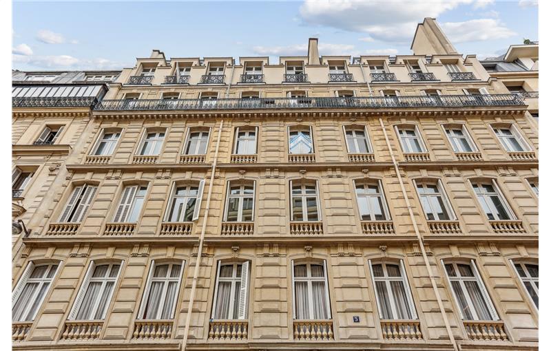 Vente de bureau de 365 m² à Paris 8 - 75008 photo - 1