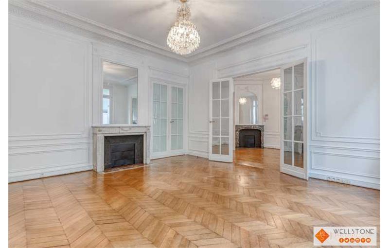 Vente de bureau de 156 m² à Paris 8 - 75008 photo - 1