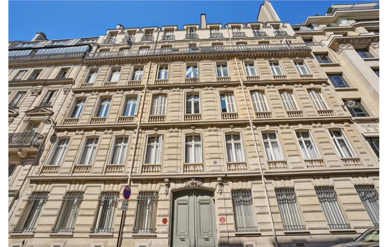 Vente de bureau de 392 m² à Paris 8 - 75008 photo - 1
