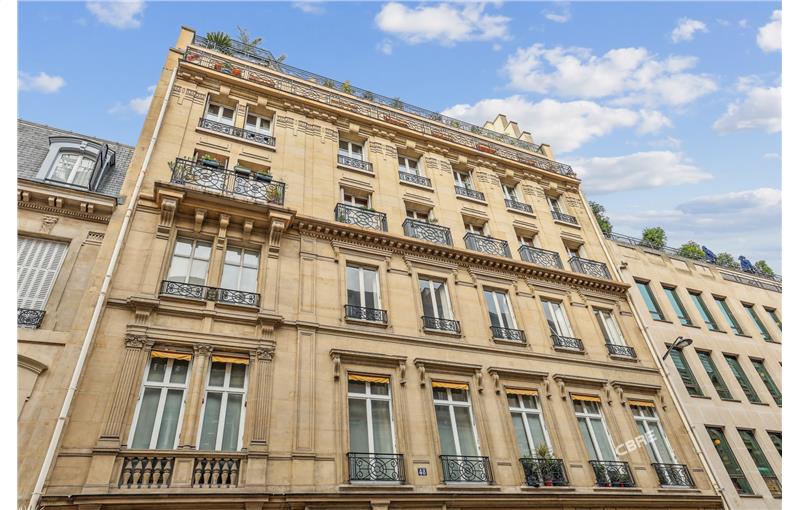 Vente de bureau de 173 m² à Paris 8 - 75008 photo - 1