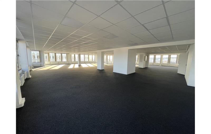 Vente de bureau de 1 138 m² à Rouen - 76000 photo - 1