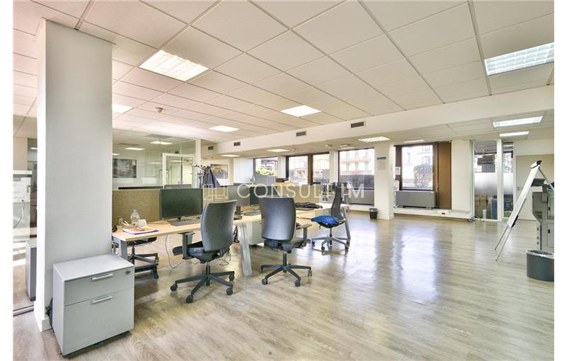 Vente de bureau de 1 236 m² à Saint-Cloud - 92210 photo - 1