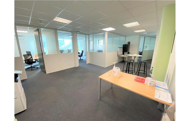 Achat de bureau de 466 m² à Saint-Herblain - 44800 photo - 1