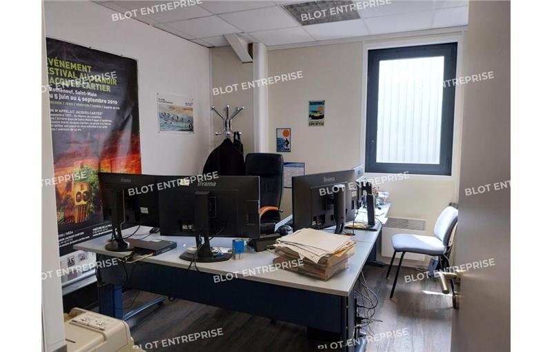 Achat de bureau de 110 m² à Saint-Malo - 35400 photo - 1