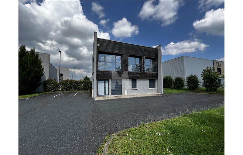 Achat de bureau de 205 m² à Saint-Pierre-du-Perray - 91280 photo - 1