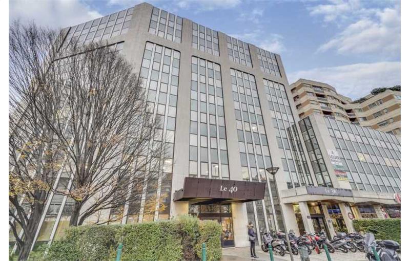 Vente de bureau de 380 m² à Suresnes - 92150 photo - 1