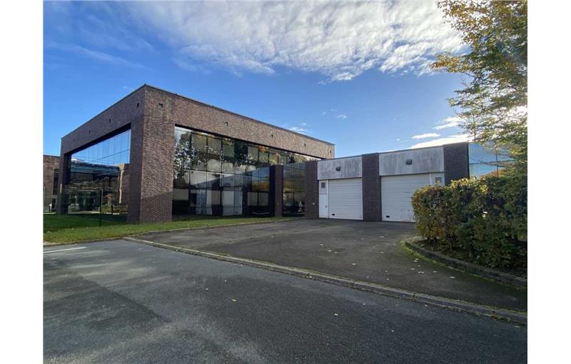 Vente de bureau de 2 853 m² à Trappes - 78190 photo - 1