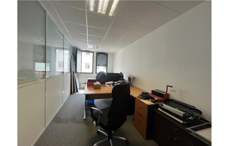 Vente de bureau de 285 m² à Trignac - 44570 photo - 1