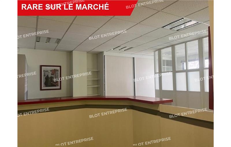 Bureau à vendre de 420 m² à Vannes - 56000 photo - 1