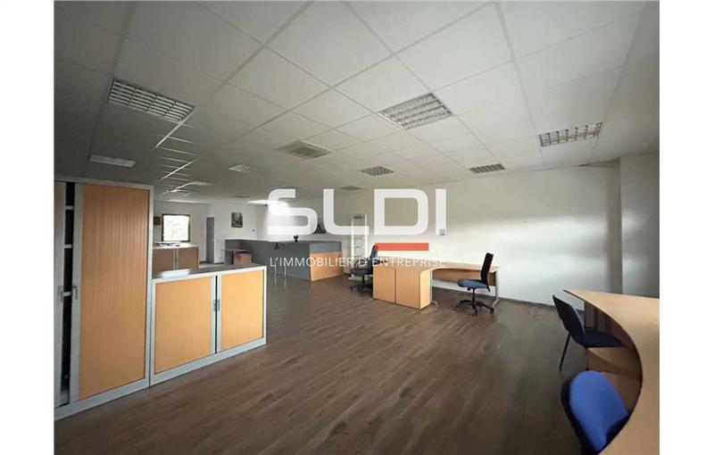 Achat de bureau de 182 m² à Villefranche-sur-Saône - 69400 photo - 1