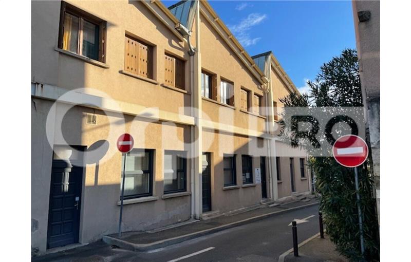 Bureau à vendre de 325 m² à Villefranche-sur-Saône - 69400 photo - 1