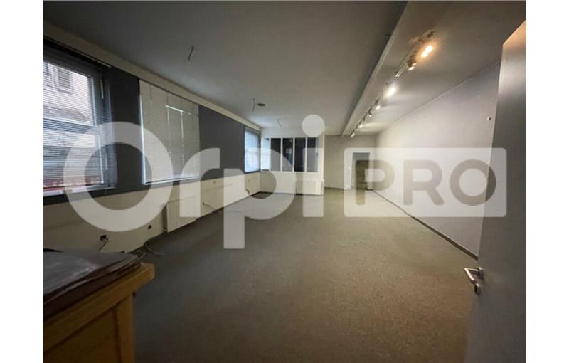 Achat de bureau de 185 m² à Villefranche-sur-Saône - 69400 photo - 1